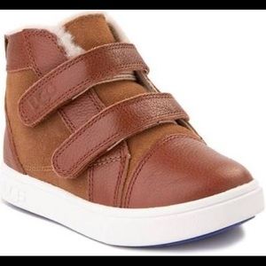 Kids unisex UGG boots great condition